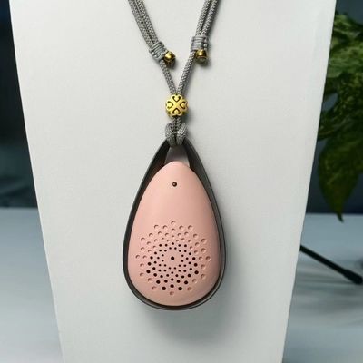 جهاز تنقية الهواء القابل للارتداء مع عمر البطارية 21 ساعة وتغطية 1 M3 معتمد CE / FCC / RoHS