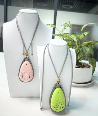 جهاز تنقية هواء خفيف الوزن يزن 74 غراماً ويمكن ارتداؤه لمدة 21 ساعة